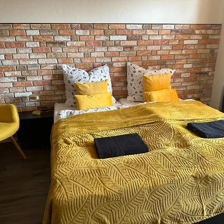 Angebot - Modern & Gemuetlich Mit Parkplatz, Balkon, Wifi, Waschmaschine - 5min Zum Schloss Neukirchen (Erzgebirgskreis)