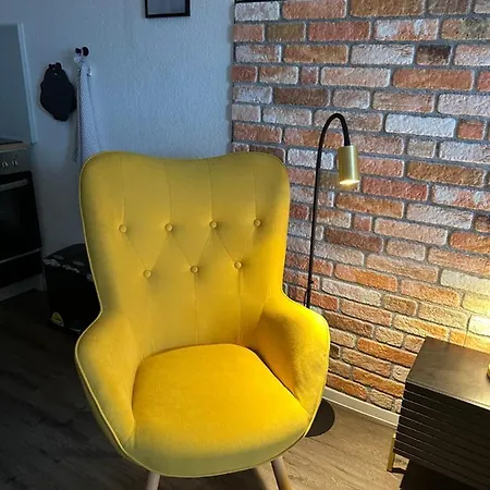 Angebot - Modern & Gemuetlich Mit Parkplatz, Balkon, Wifi, Waschmaschine - 5min Zum Schloss Neukirchen (Erzgebirgskreis)