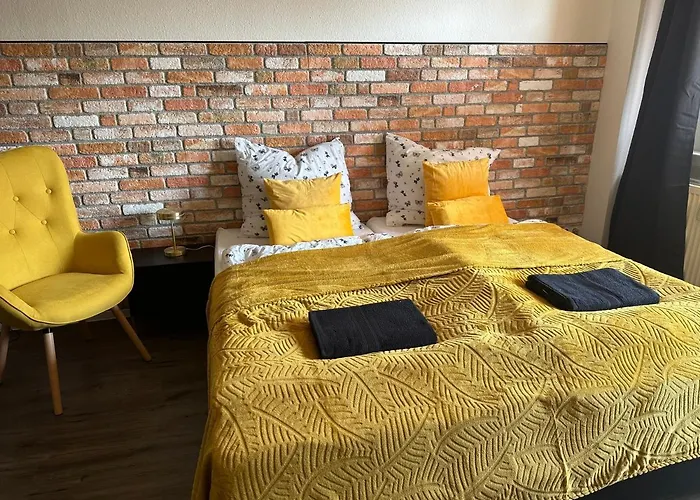 Angebot - Modern & Gemuetlich Mit Parkplatz, Balkon, Wifi, Waschmaschine - 5min Zum Schloss Neukirchen (Erzgebirgskreis)