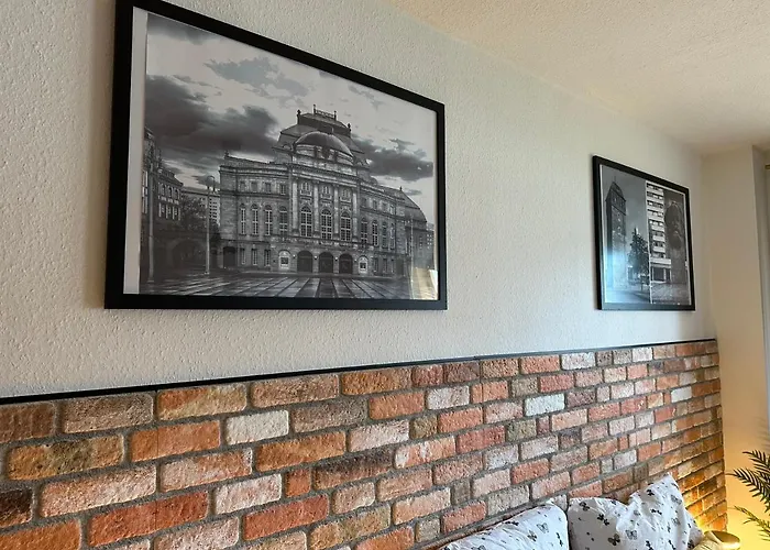 Angebot - Modern & Gemuetlich Mit Parkplatz, Balkon, Wifi, Waschmaschine - 5min Zum Schloss Neukirchen (Erzgebirgskreis)